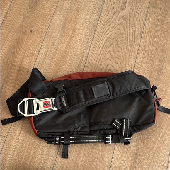 Chrome Kadet Sling 9L Bag - Picture 5 of 7